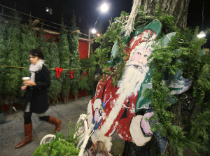 Christmas Tree Vendors Set Up Shop On New York City's Sidewalks