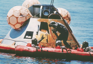 APOLLO 11 SPLASHDOWN