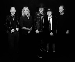 ACDC GroupShot BW photocredit KatarinaBenzova