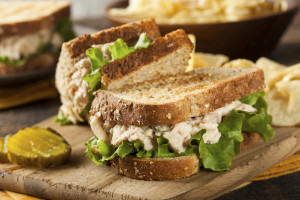 Healthy Tuna Sandwich with Lettuce