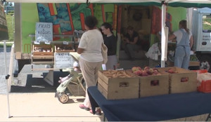 Mobile farm market