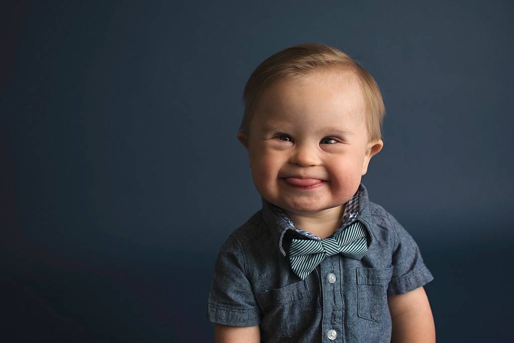 Asher bow tie