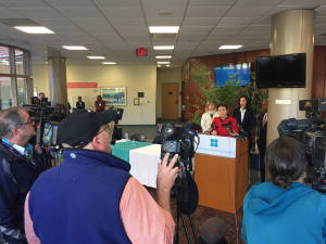 110416 neonatal presser