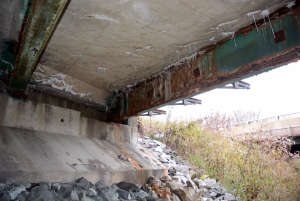 122716 crumbling