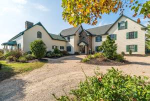 VineyardsCrossroads MainExterior