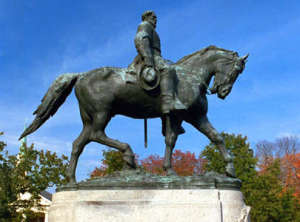Robert E. Lee statue