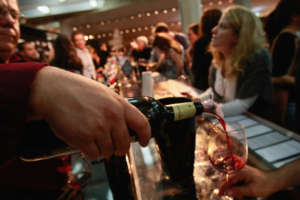 Winemakers Face Sales Crisis Amidst Economic Downturn