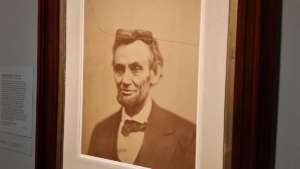 Lincoln's cracked plate photo