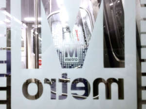 METRO LOGO REVERSE