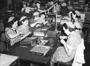 WWII WOMEN AT WORK