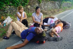 Migrants en route to Arriaga