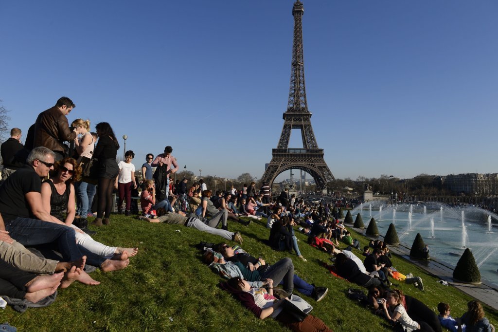 Eiffel tower clear day