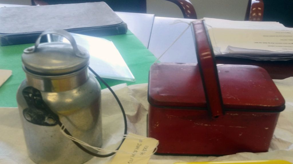 School children used lunch pails made of metal to bring their lunch.
