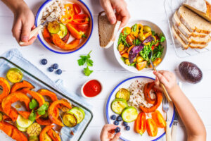 Family eating a healthy vegetarian food