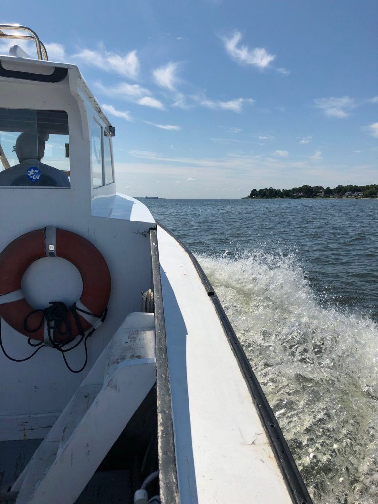 <p style="text-align: center;">A view on the boat Audacious, heading from Annapolis to the Thomas Point lighthouse.</p>