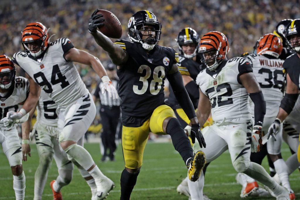 Pittsburgh Steelers running back Jaylen Samuels (38) scores on a 2-yard run during the second half of an NFL football game against the Cincinnati Bengals in Pittsburgh, Monday, Sept. 30, 2019.