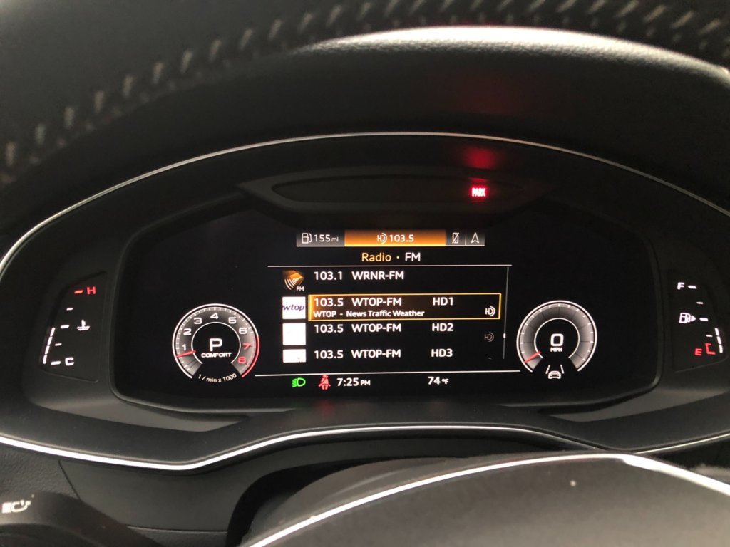 The virtual cockpit allows the NAV map in front of the driver.
