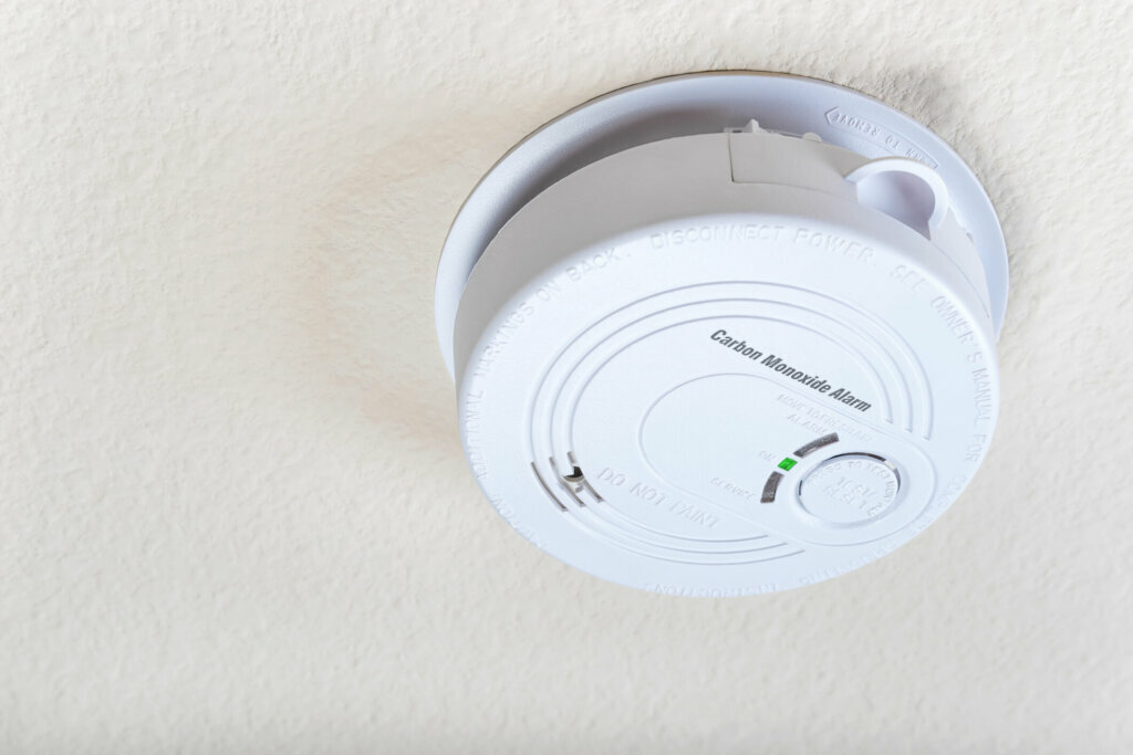A defective furnace is to blame for a carbon monoxide scare in a Northwest D.C. neighborhood that forced 11 people to evacuate their homes and left one family without a place to live on Christmas Eve.
