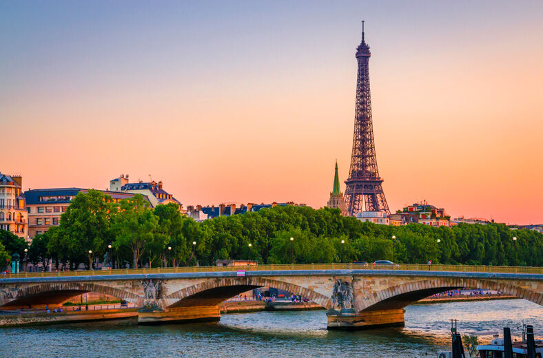 <p style="text-align: left;">For many people, Paris represents the ultimate in cosmopolitan living, and the reality doesn't disappoint.</p>