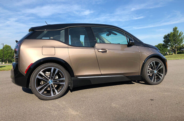 <p style="text-align: left;">The style of the i3 is different from other BMW models. A small car with unique style.</p>