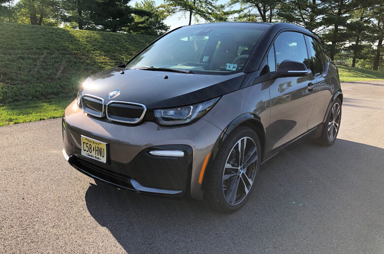 <p style="text-align: left;">The look is not like other BMW models; i3 models are small and a bit tall and boxy.</p>