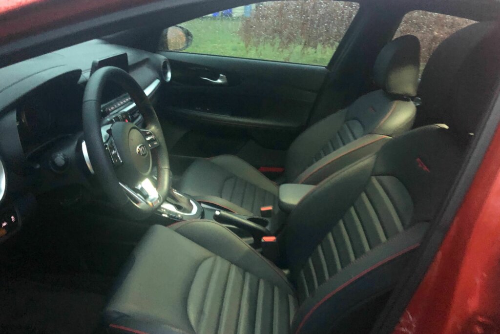 The tester came with heated and ventilated seats that where finished in leatherette that fooled me for the real thing.