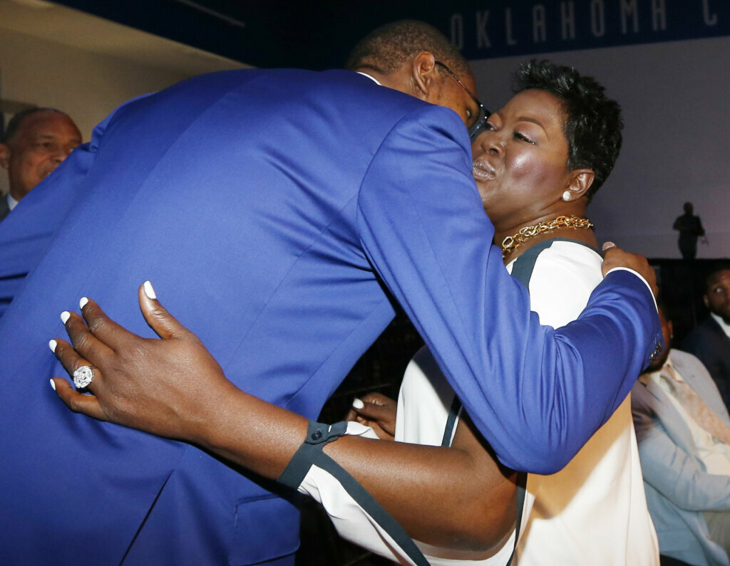 Kevin Durant, Wanda Pratt
