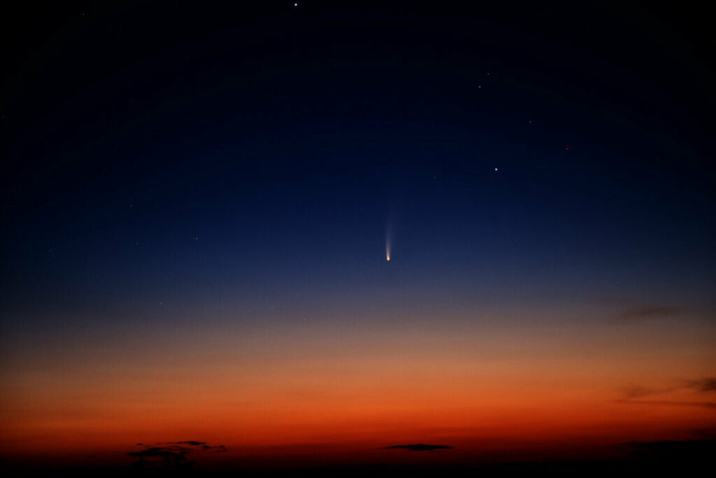 WTOP's Space Guy Greg Redfern took these shots of Comet NEOWISE from Shenandoah National Park in July 2020. (WTOP/Greg Redfern)