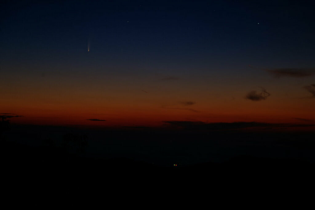 WTOP's Space Guy Greg Redfern took these shots of Comet NEOWISE from Shenandoah National Park on July 2020. (WTOP/Greg Redfern)
