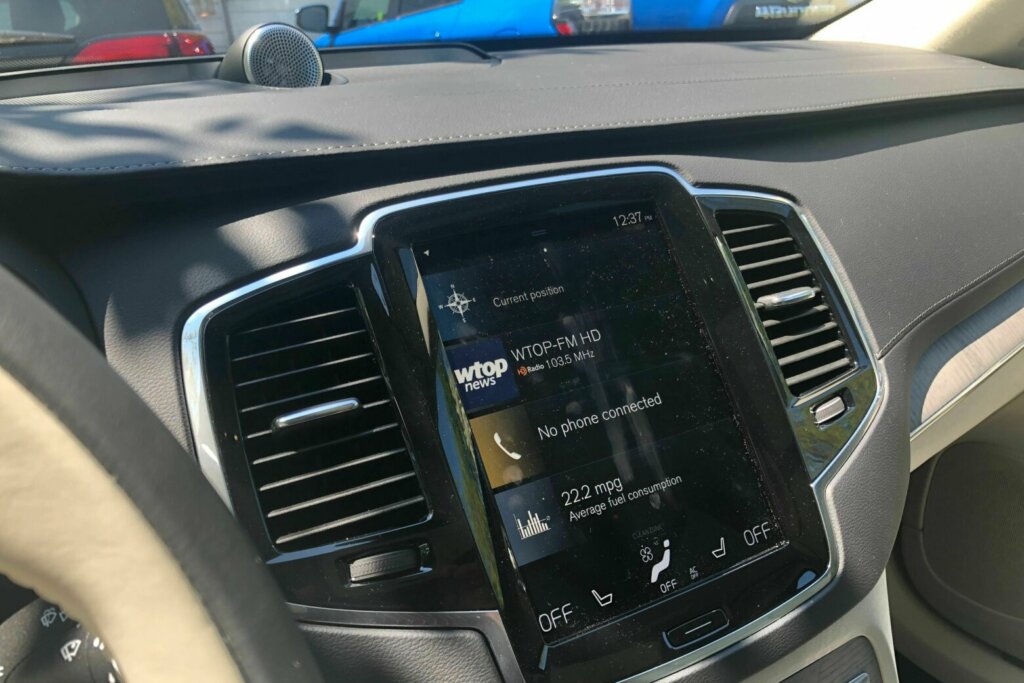 A large touchscreen handles most car functions with out buttons and knobs. (WTOP/Mike Parris)