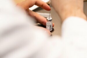 A Nursing Home Distributes Covid 19 Vaccine To Residents