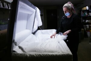 Southern California Funeral Home Works Through Worsening COVID 19 Surge