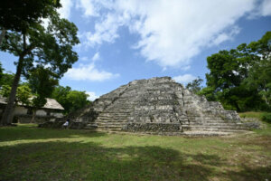 GUATEMALA MAYAN BIOSPHERE ARCHAELOGY YAXHA
