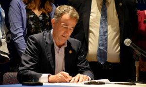 Governor Northam signing legislation to extend financial aid WEB