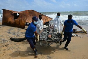 SRI LANKA SINGAPORE MARITIME TRANSPORT FIRE POLLUTION