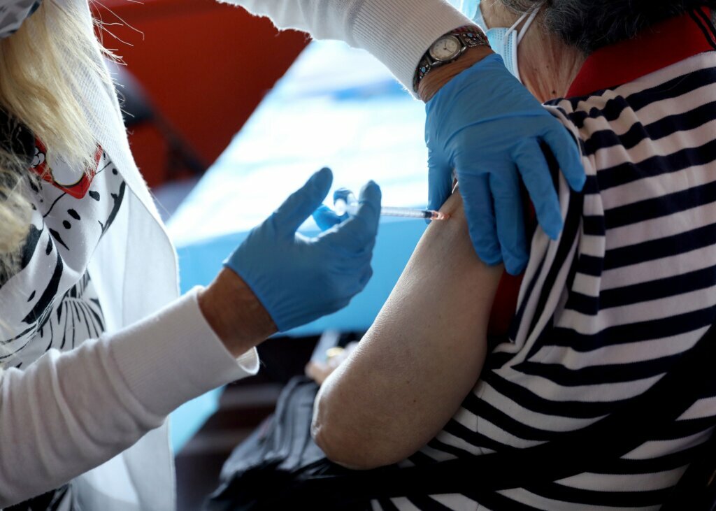 Empire State Building Observatory Offers COVID 19 Vaccines