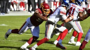 Uninspiring win is enough to keep Commanders relevant — for now