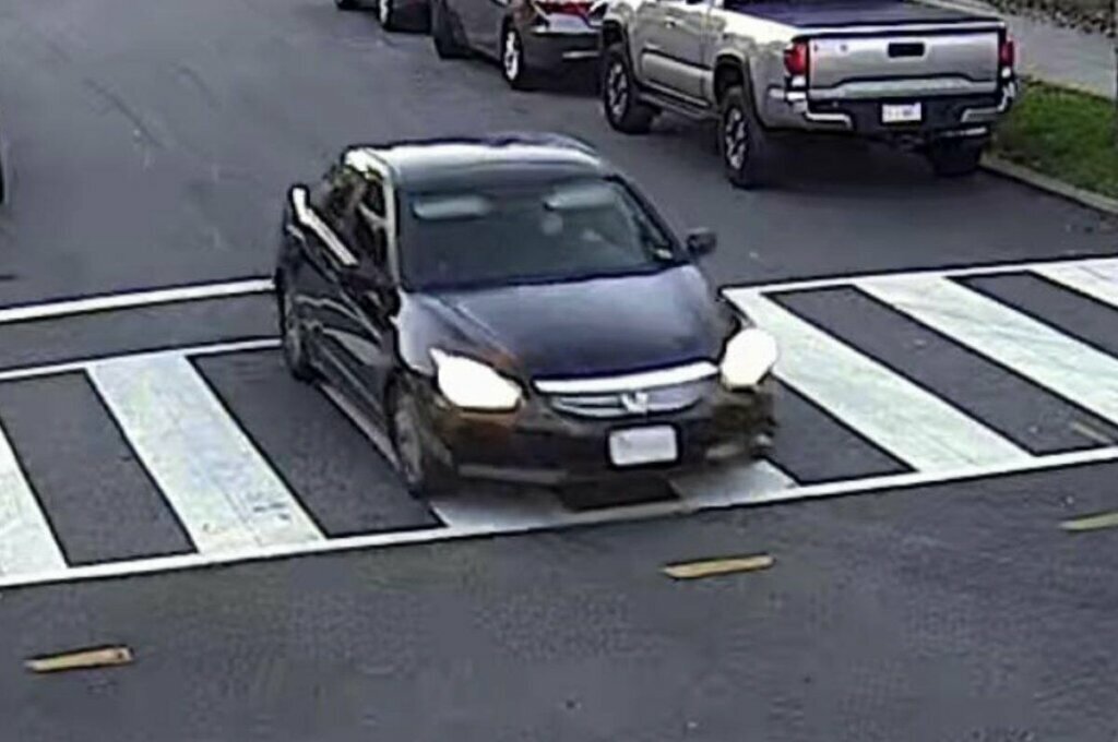 Suspect shooting car 9 4