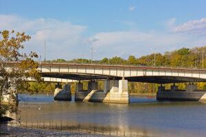 Theodore Roosevelt Memorial bridge in autumn, Washington DC.