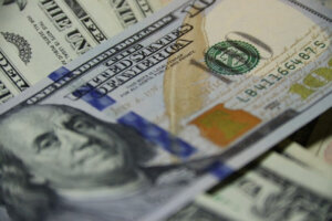 Money cash photo 1515180711443 f8685c6d6a74