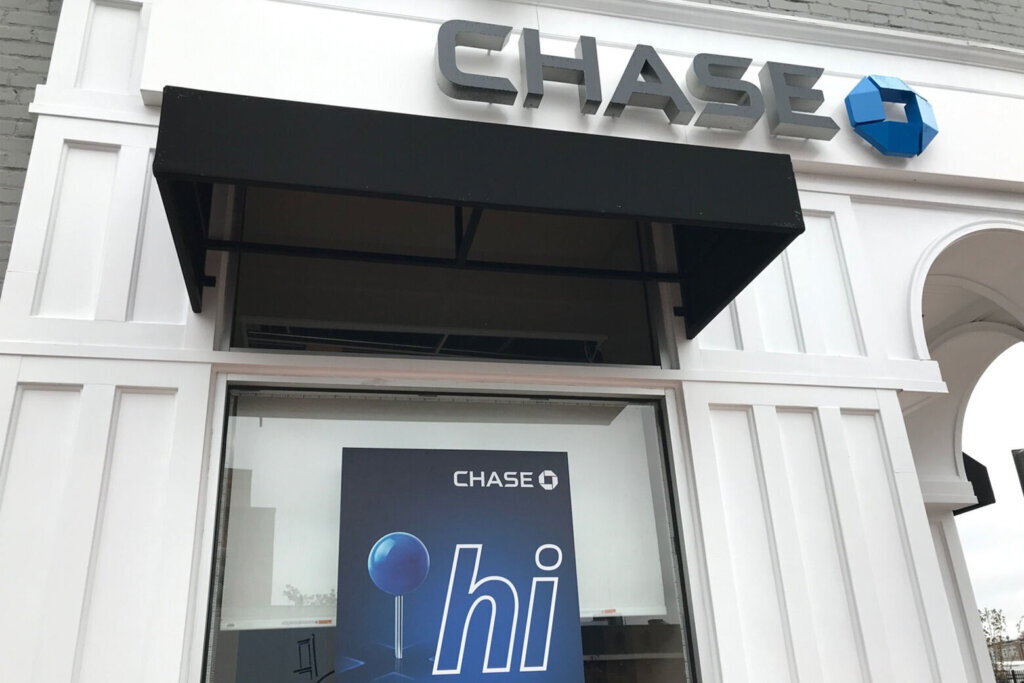 051022 chase