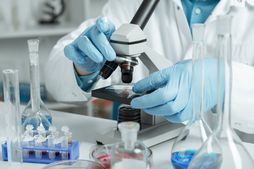 Laboratory microscope