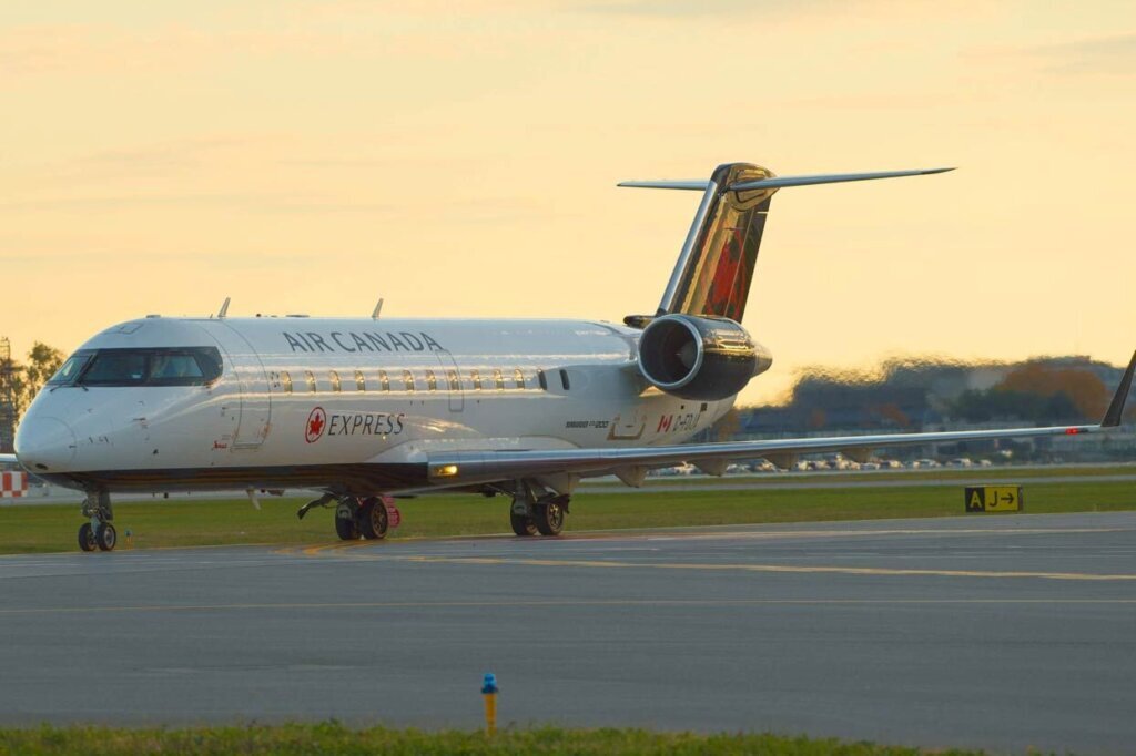 Air Canada Express CRJ sm