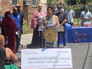 Muriel bowser at building blocks dc event