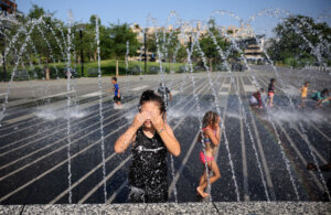 Washington, DC Sees High Temperatures As Heatwave Stretches Across Nation