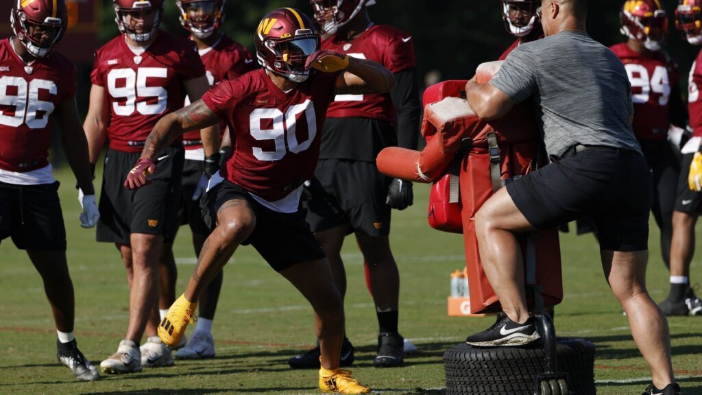 Camp notes, 7/28: Defense has a day and lets offense know it