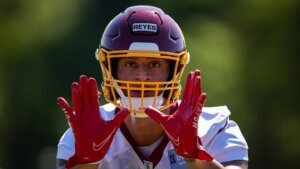 TE Reyes lands on IR, unlikely to play for Commanders in
