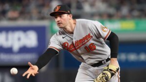 Orioles trade Trey Mancini to Astros, receive two pitching prospects