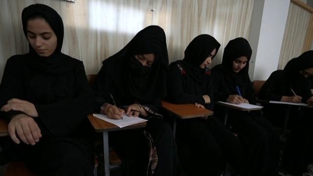 Afghan girls defy Taliban rule by seeking education