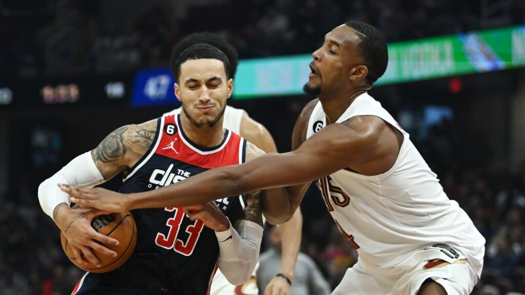 Late turnovers cost the Wizards in overtime